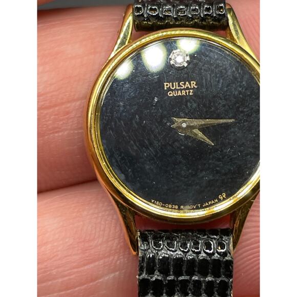 Rare Vintage Pulsar Gold Tone Women's Black Dial Watch Y150-0A70 Leather Band - Picture 1 of 7